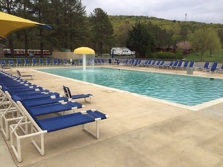 Lounges & Chairs